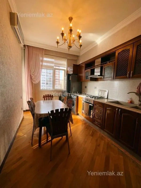 Satılır 3 otaqlı yeni tikili 128 m²