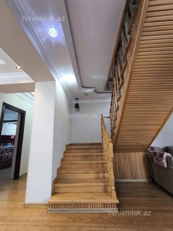 Satılır 4 otaqlı həyət evi 180 m²