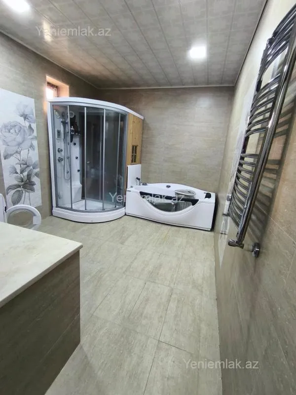 Satılır 4 otaqlı həyət evi 180 m²