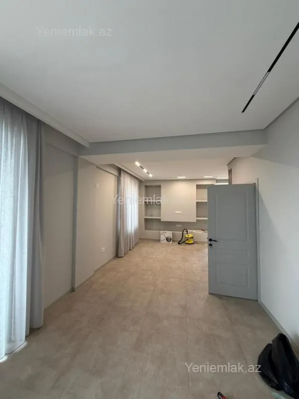 Satılır 2 otaqlı köhnə tikili 80 m²