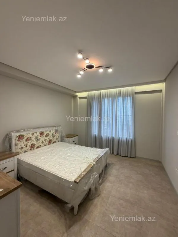 Satılır 2 otaqlı köhnə tikili 80 m²
