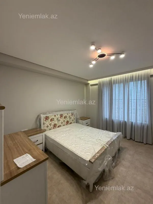 Satılır 2 otaqlı köhnə tikili 80 m²