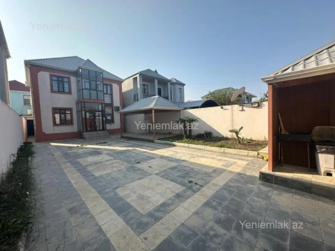 Satılır 4 otaqlı həyət evi 175 m²