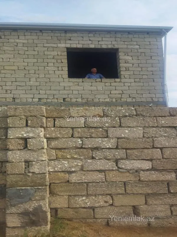 Satılır 7 otaqlı həyət evi 240 m²