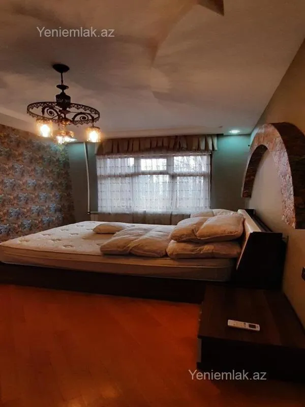 Satılır 3 otaqlı köhnə tikili 80 m²