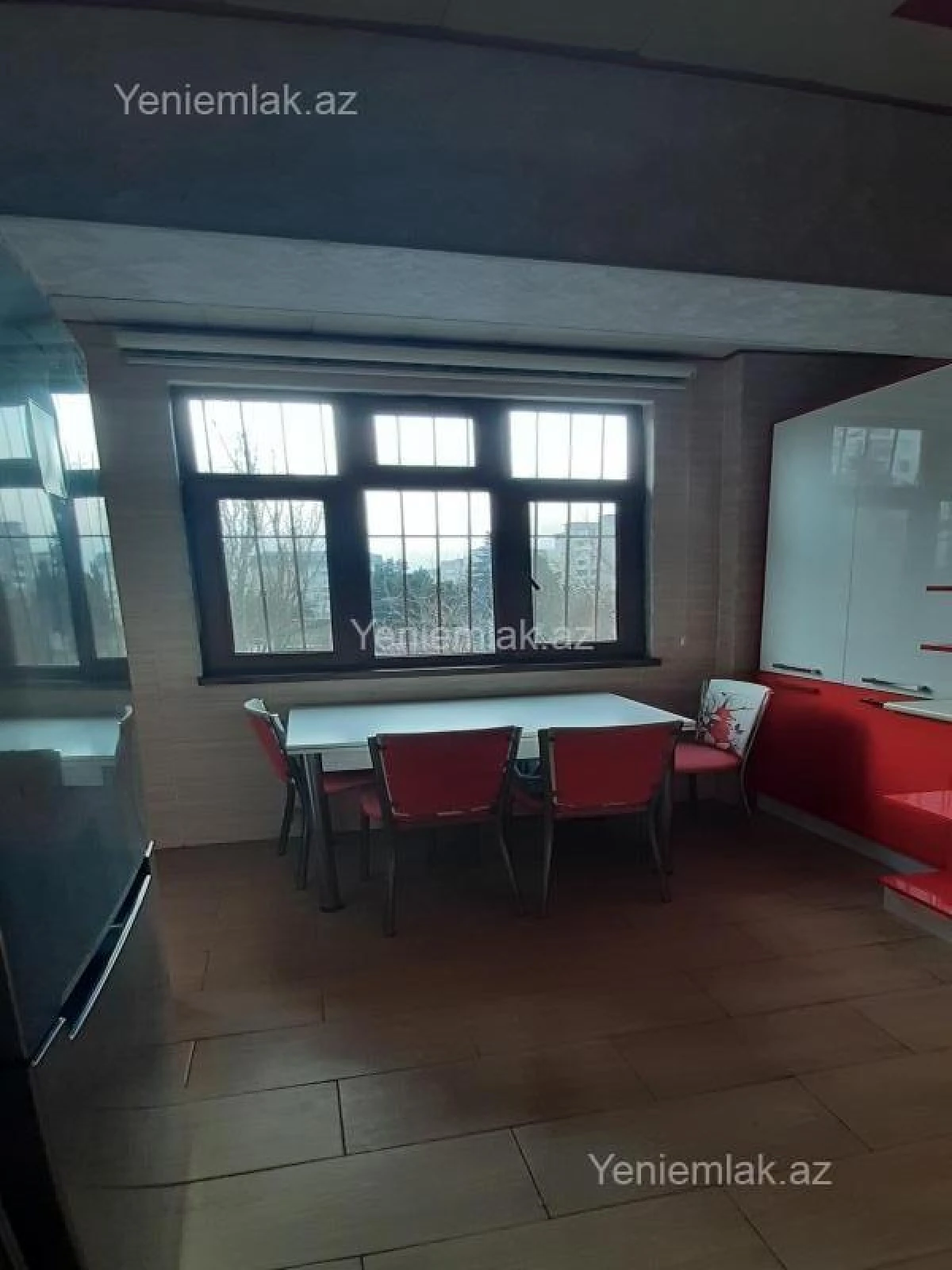 Satılır 3 otaqlı köhnə tikili 80 m²