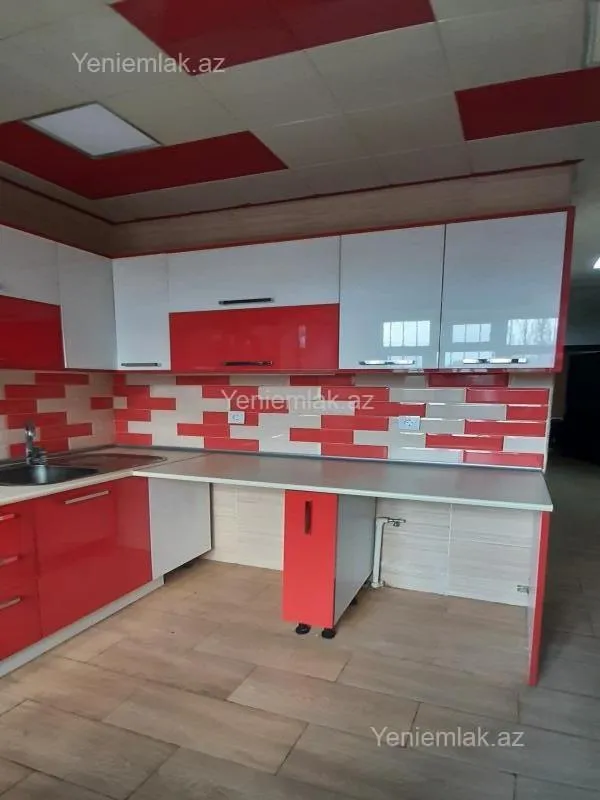 Satılır 3 otaqlı köhnə tikili 80 m²