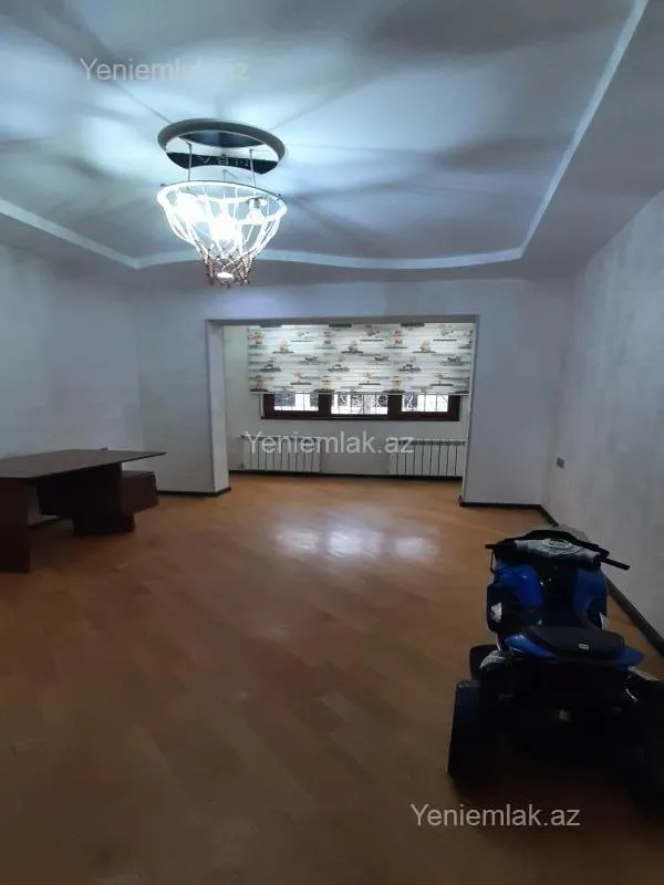 Satılır 3 otaqlı köhnə tikili 80 m²