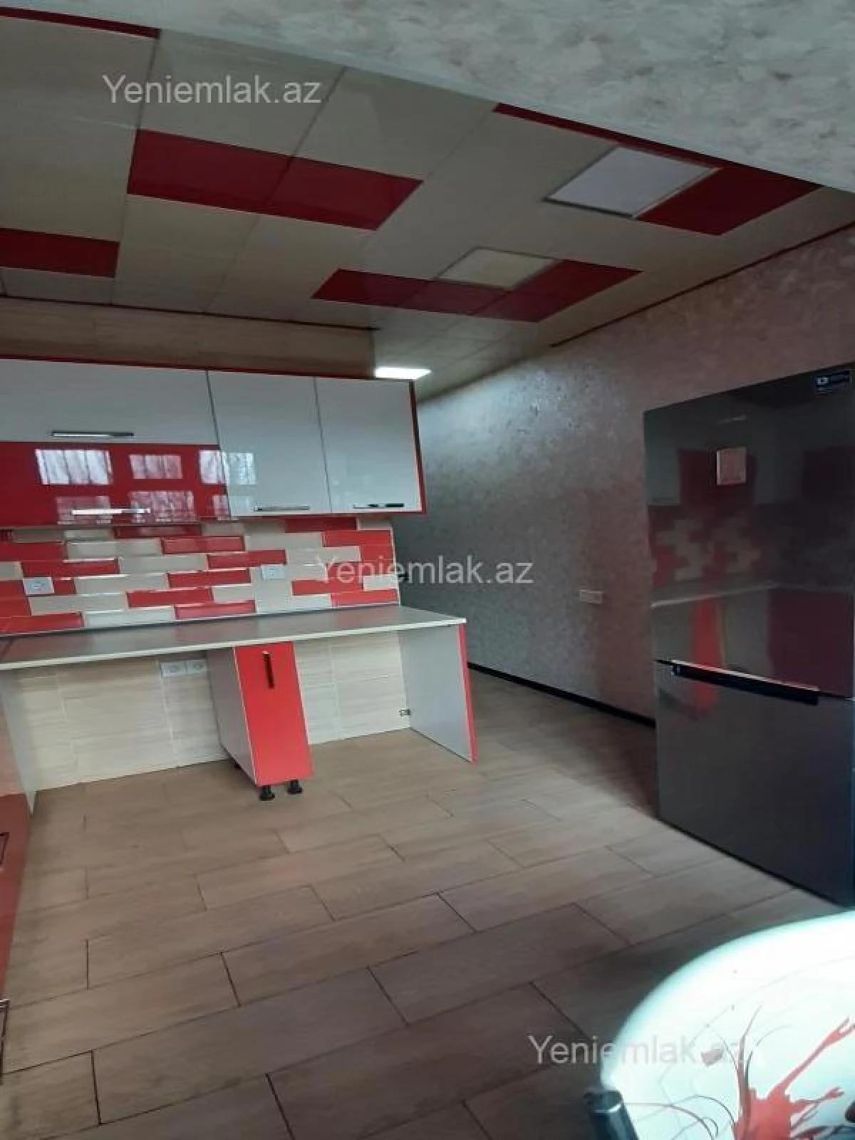 Satılır 3 otaqlı köhnə tikili 80 m²