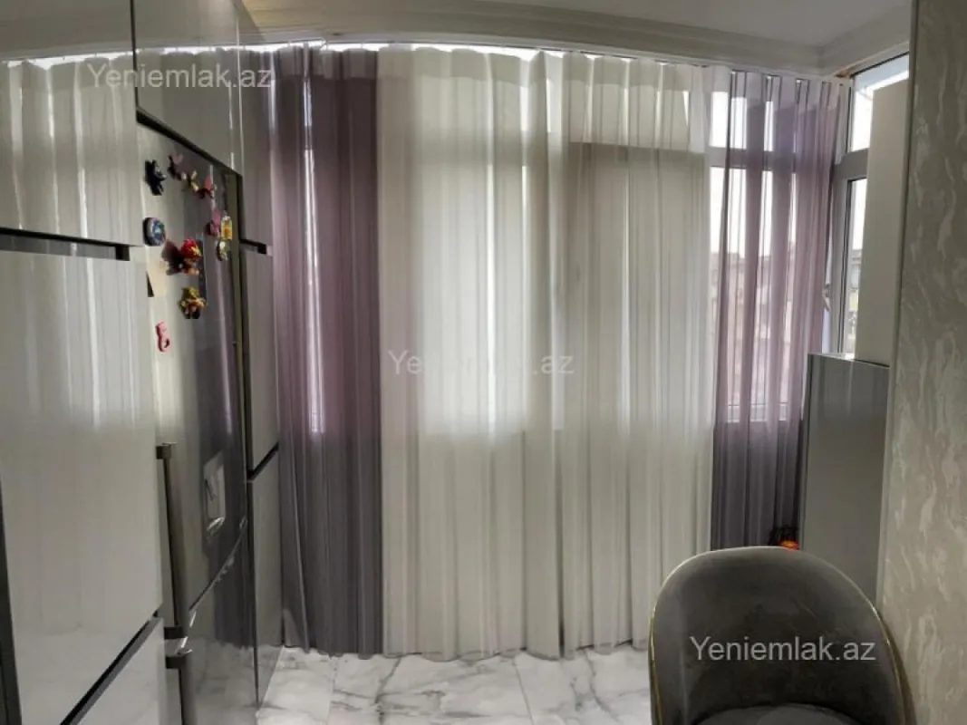 Satılır 5 otaqlı köhnə tikili 120 m²