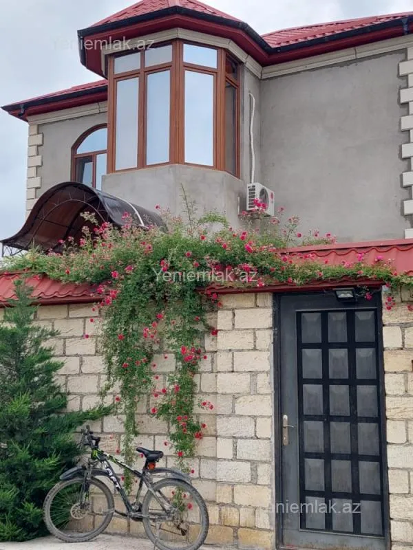 Satılır 4 otaqlı həyət evi 150 m²