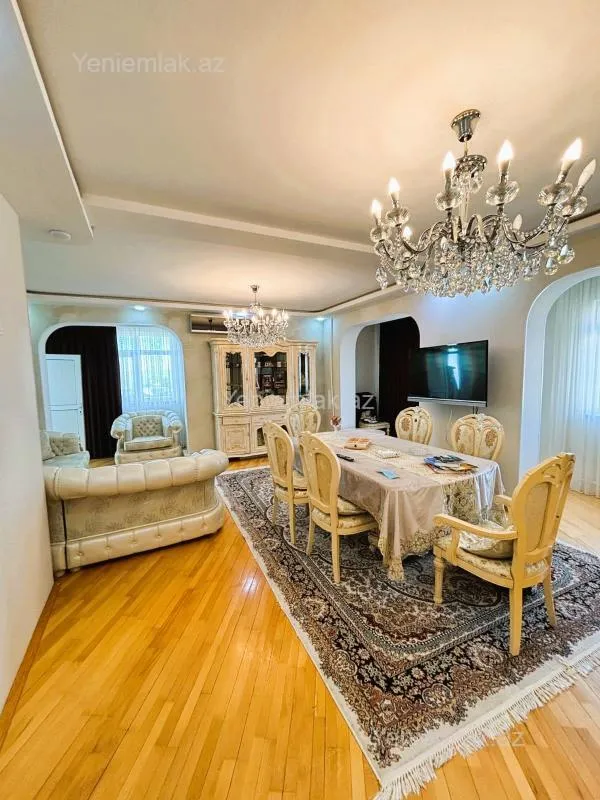 Satılır 4 otaqlı köhnə tikili 100 m²