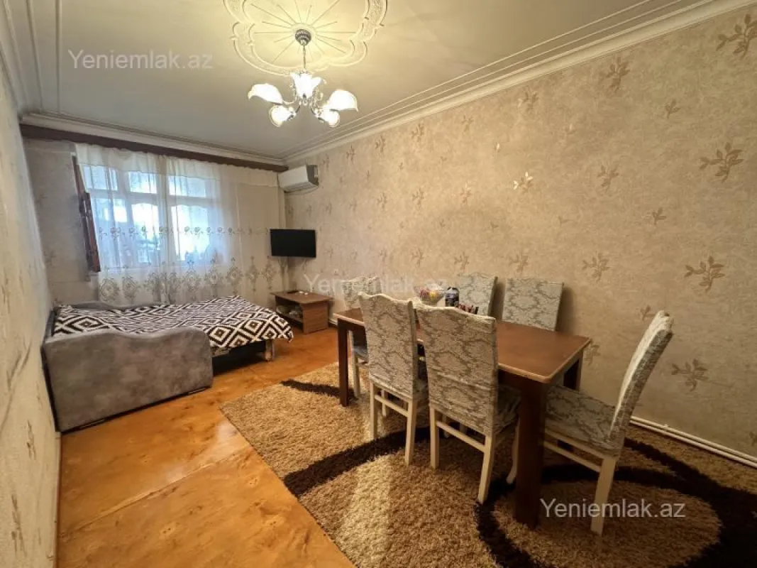 Satılır 2 otaqlı köhnə tikili 60 m²