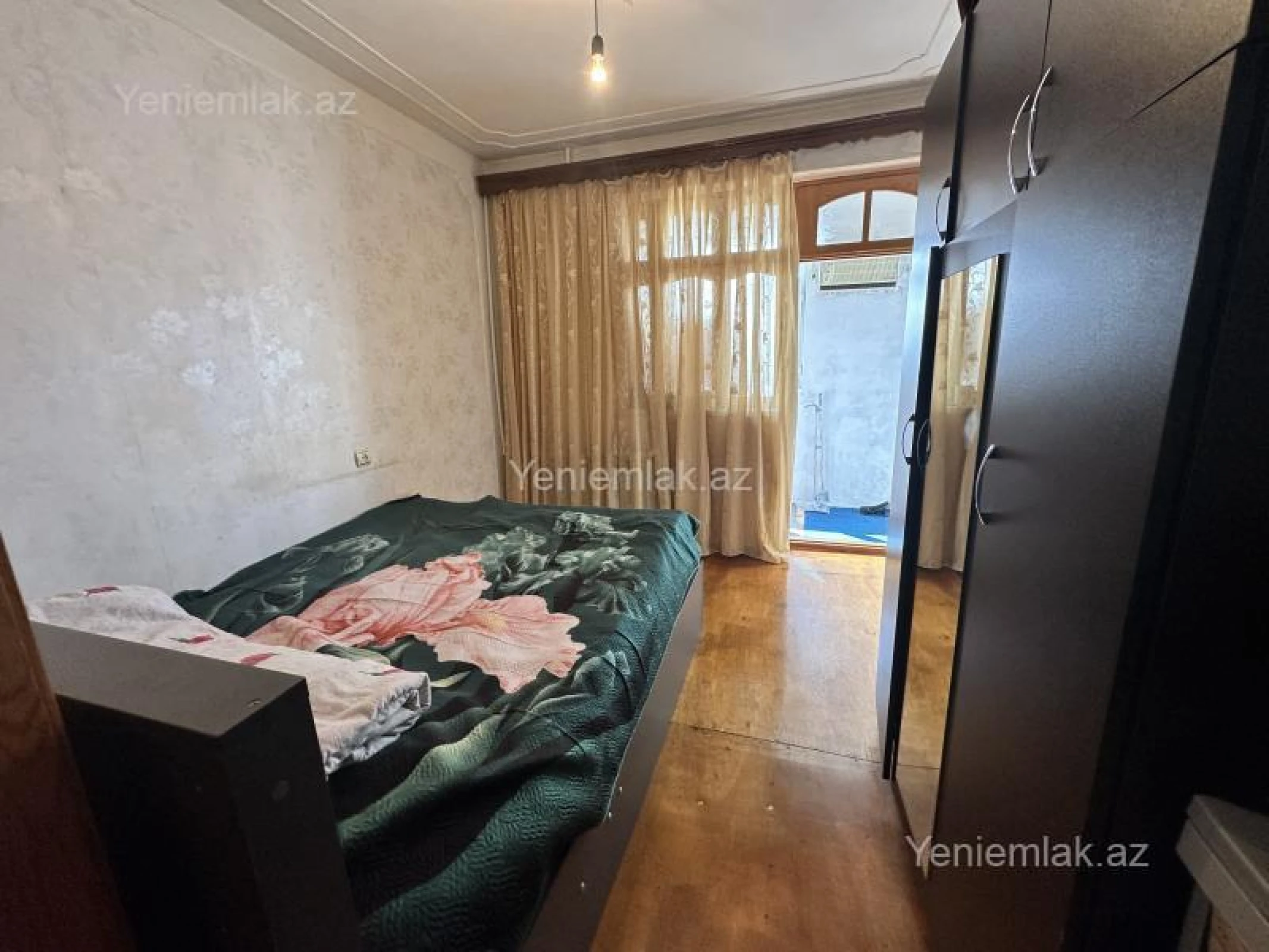 Satılır 2 otaqlı köhnə tikili 60 m²