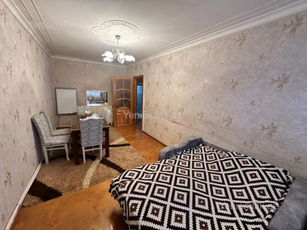 Satılır 2 otaqlı köhnə tikili 60 m²