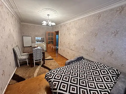 Satılır 2 otaqlı köhnə tikili 60 m²