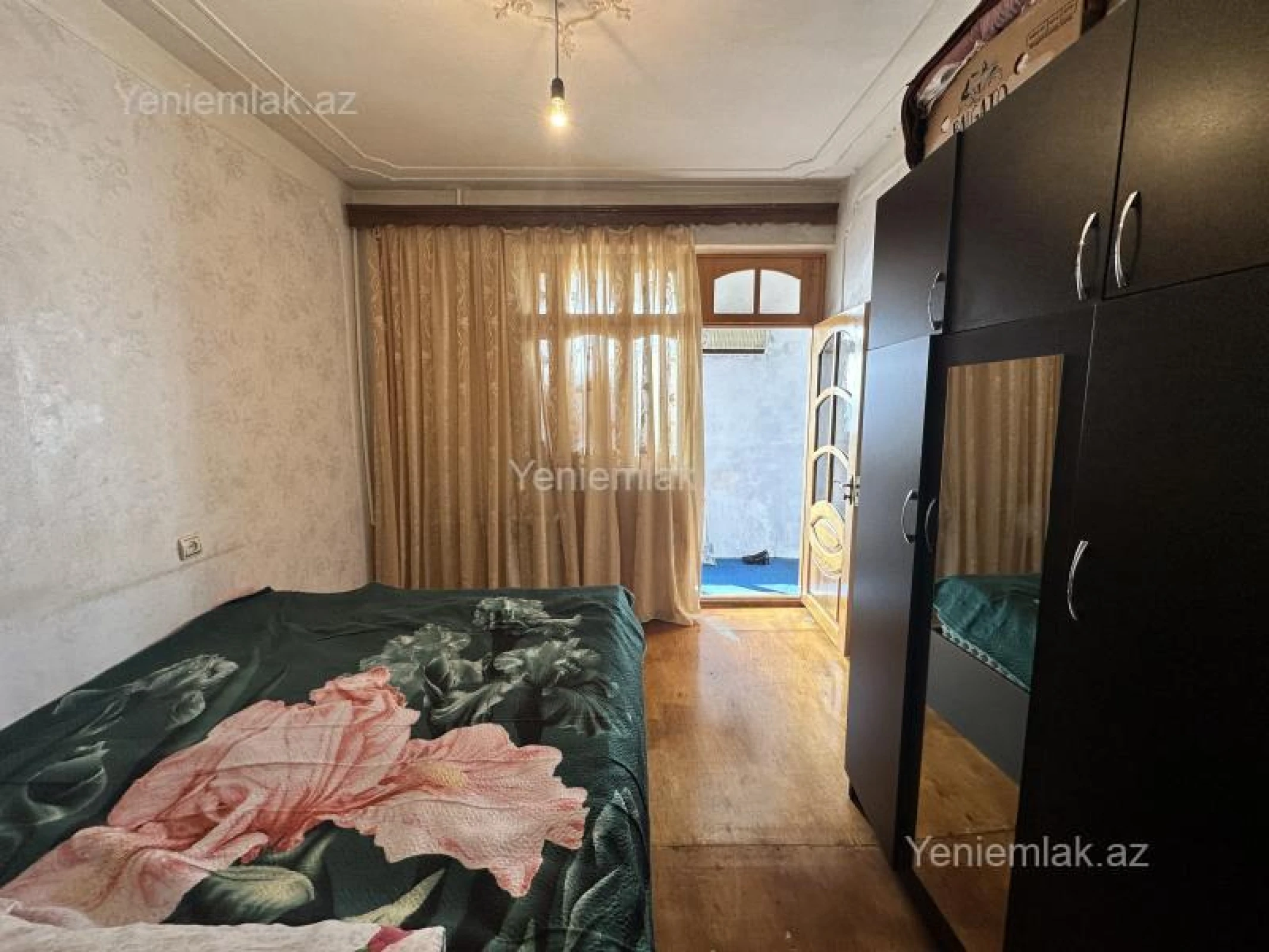 Satılır 2 otaqlı köhnə tikili 60 m²