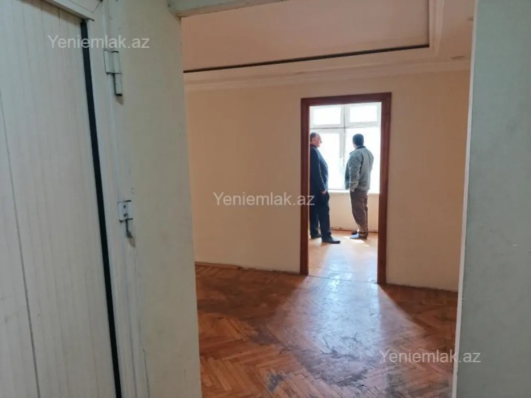 Satılır 2 otaqlı köhnə tikili 47 m²