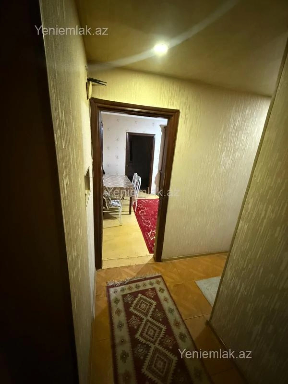 Satılır 2 otaqlı köhnə tikili 55 m²