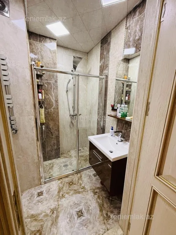 Satılır 3 otaqlı yeni tikili 145 m²