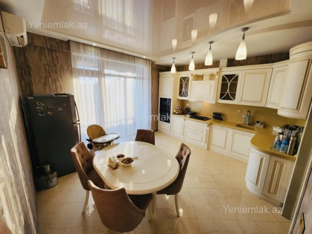 Satılır 3 otaqlı yeni tikili 145 m²