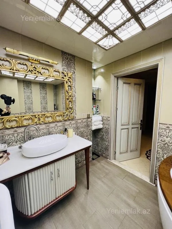 Satılır 3 otaqlı yeni tikili 145 m²