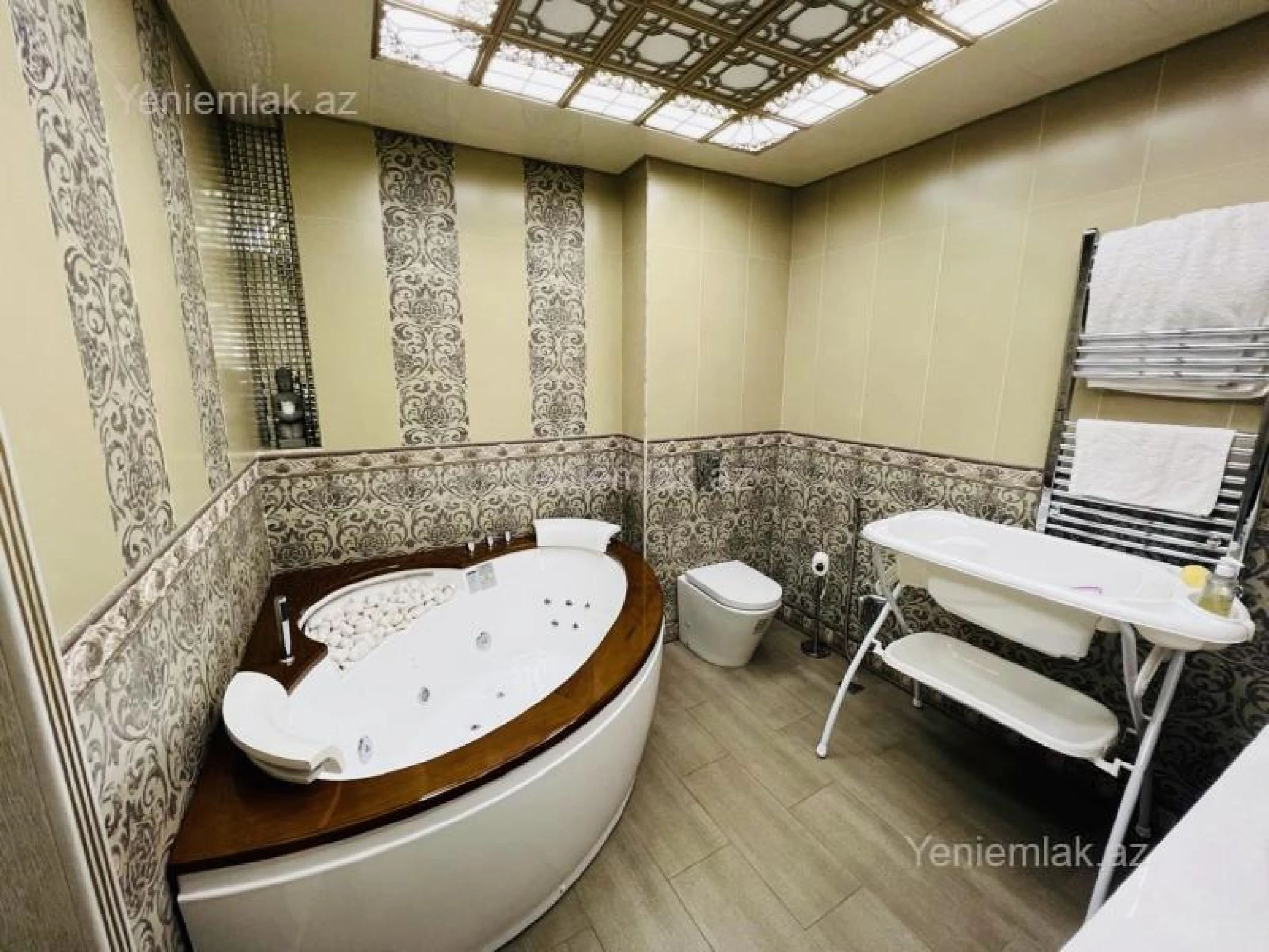 Satılır 3 otaqlı yeni tikili 145 m²