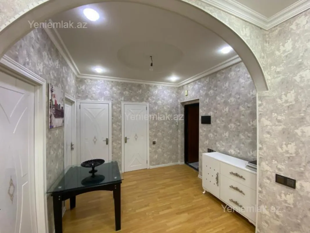Satılır 2 otaqlı yeni tikili 70 m²