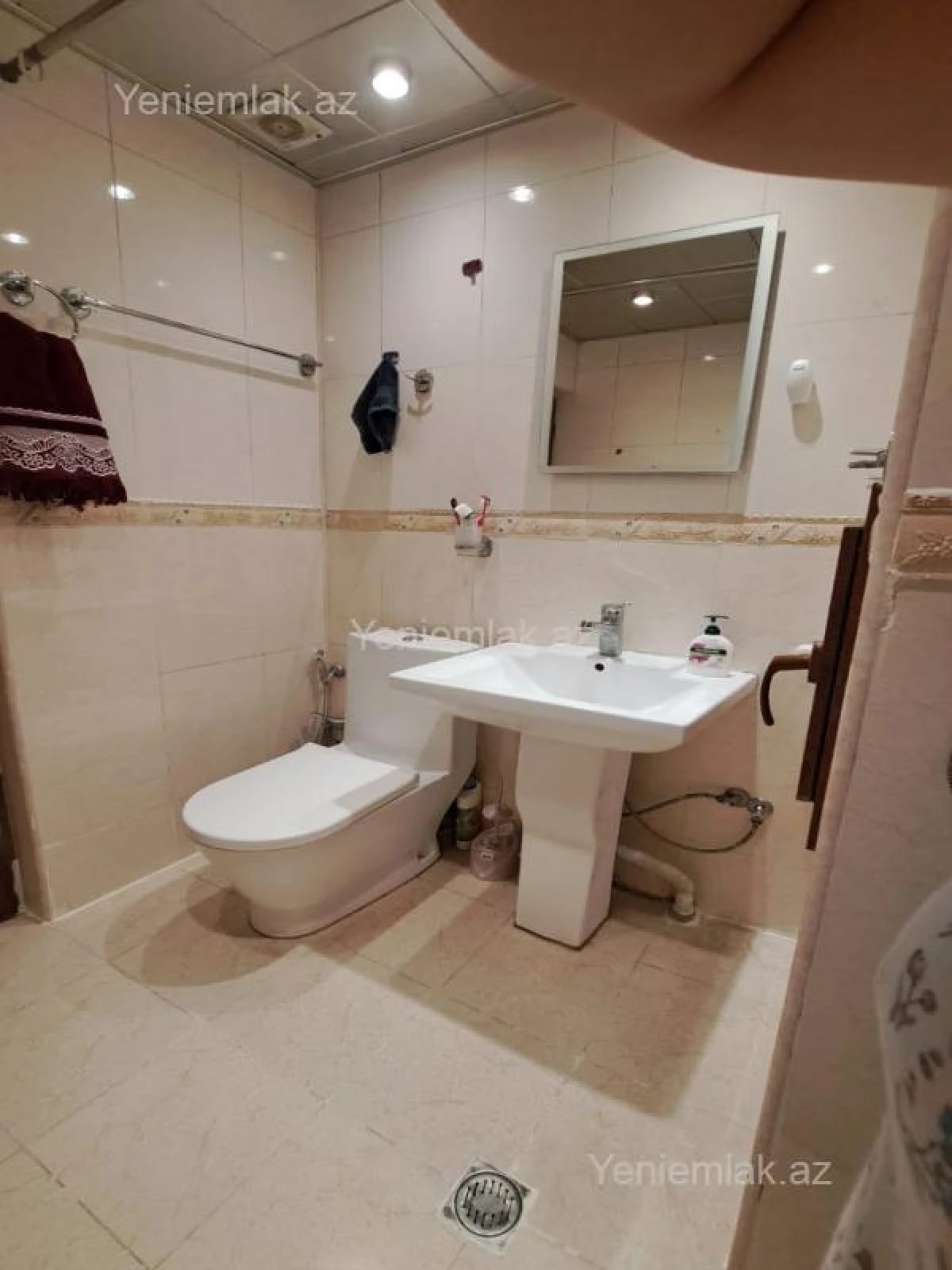 Satılır 2 otaqlı köhnə tikili 60 m²