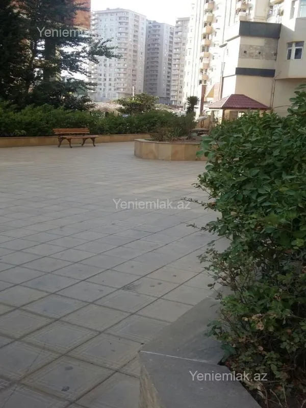 Satılır 2 otaqlı yeni tikili 72 m²