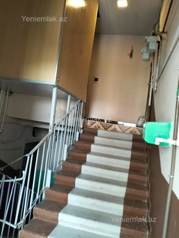 Satılır 5 otaqlı köhnə tikili 120 m²