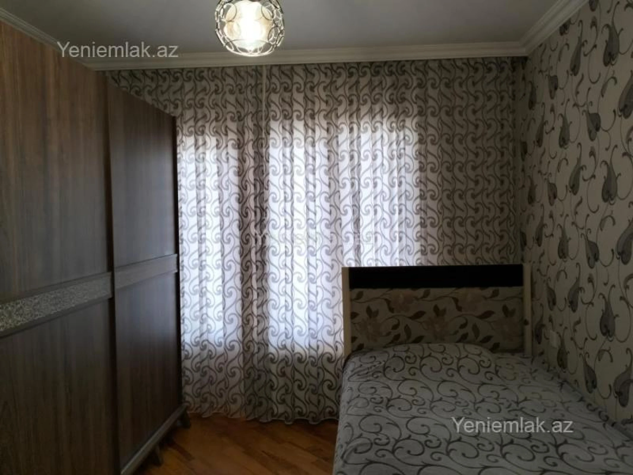 Satılır 5 otaqlı köhnə tikili 120 m²