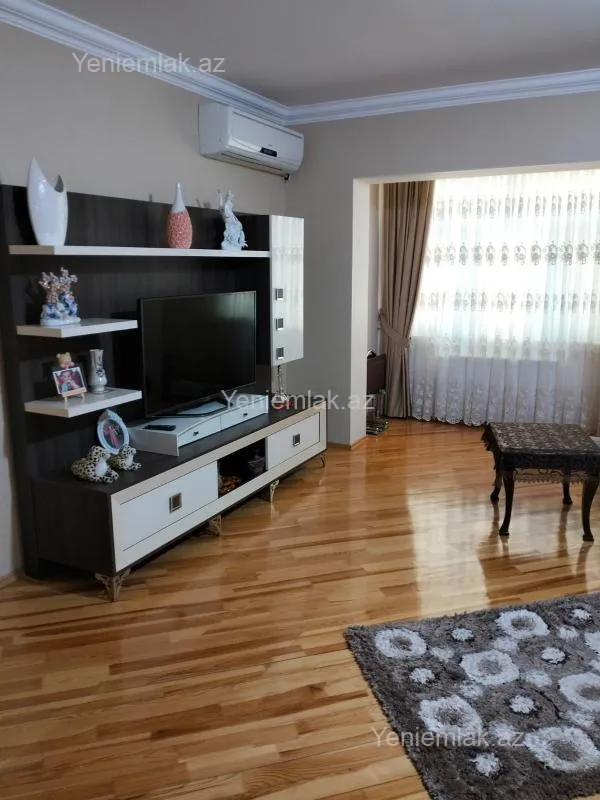 Satılır 5 otaqlı köhnə tikili 120 m²