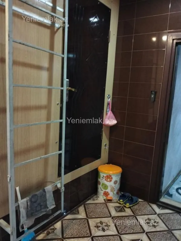 Satılır 5 otaqlı köhnə tikili 120 m²