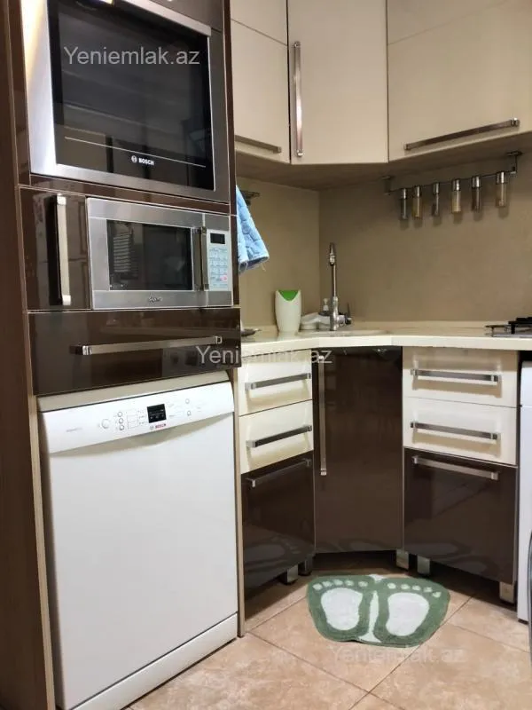 Satılır 5 otaqlı köhnə tikili 120 m²