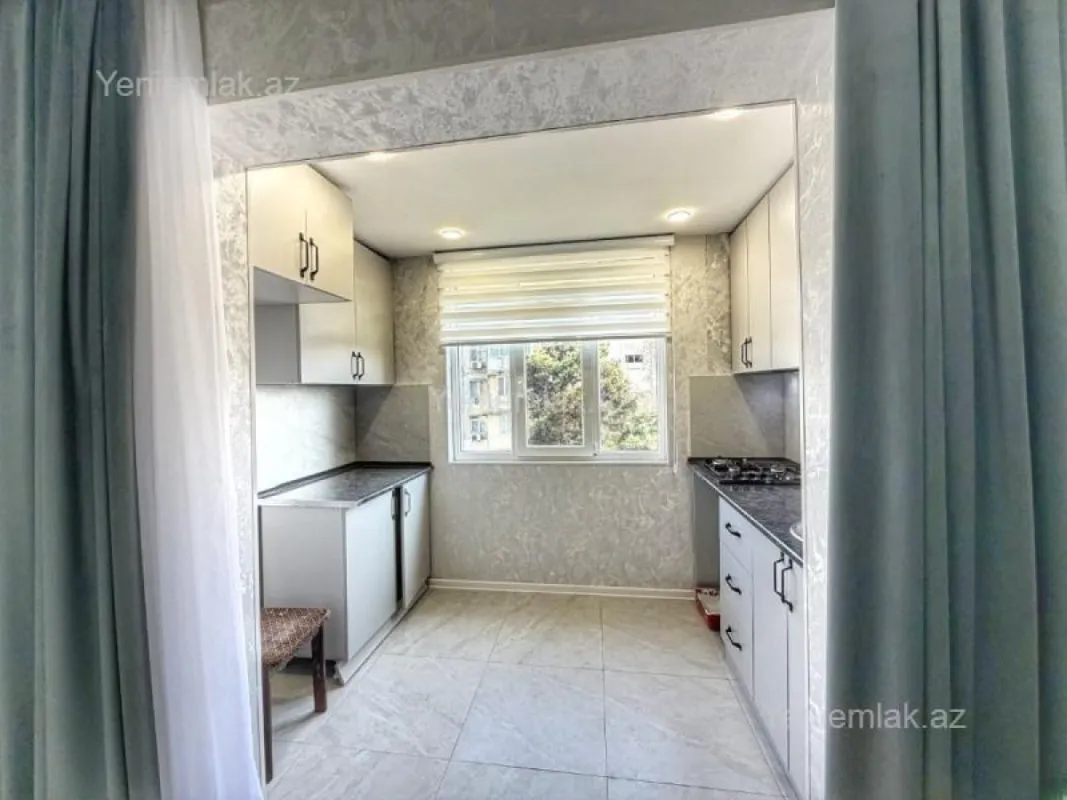 Satılır 2 otaqlı köhnə tikili 40 m²