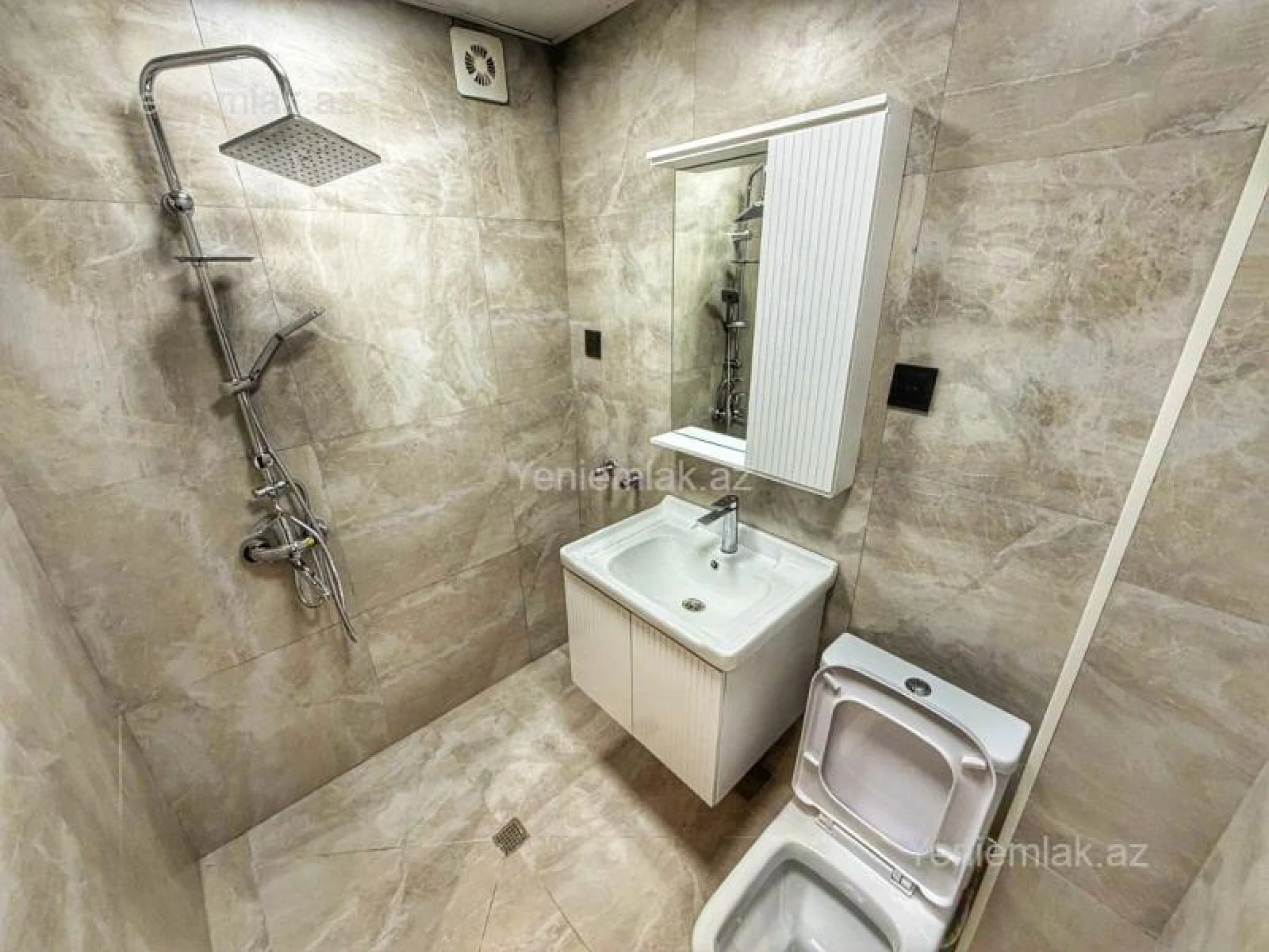 Satılır 2 otaqlı köhnə tikili 40 m²