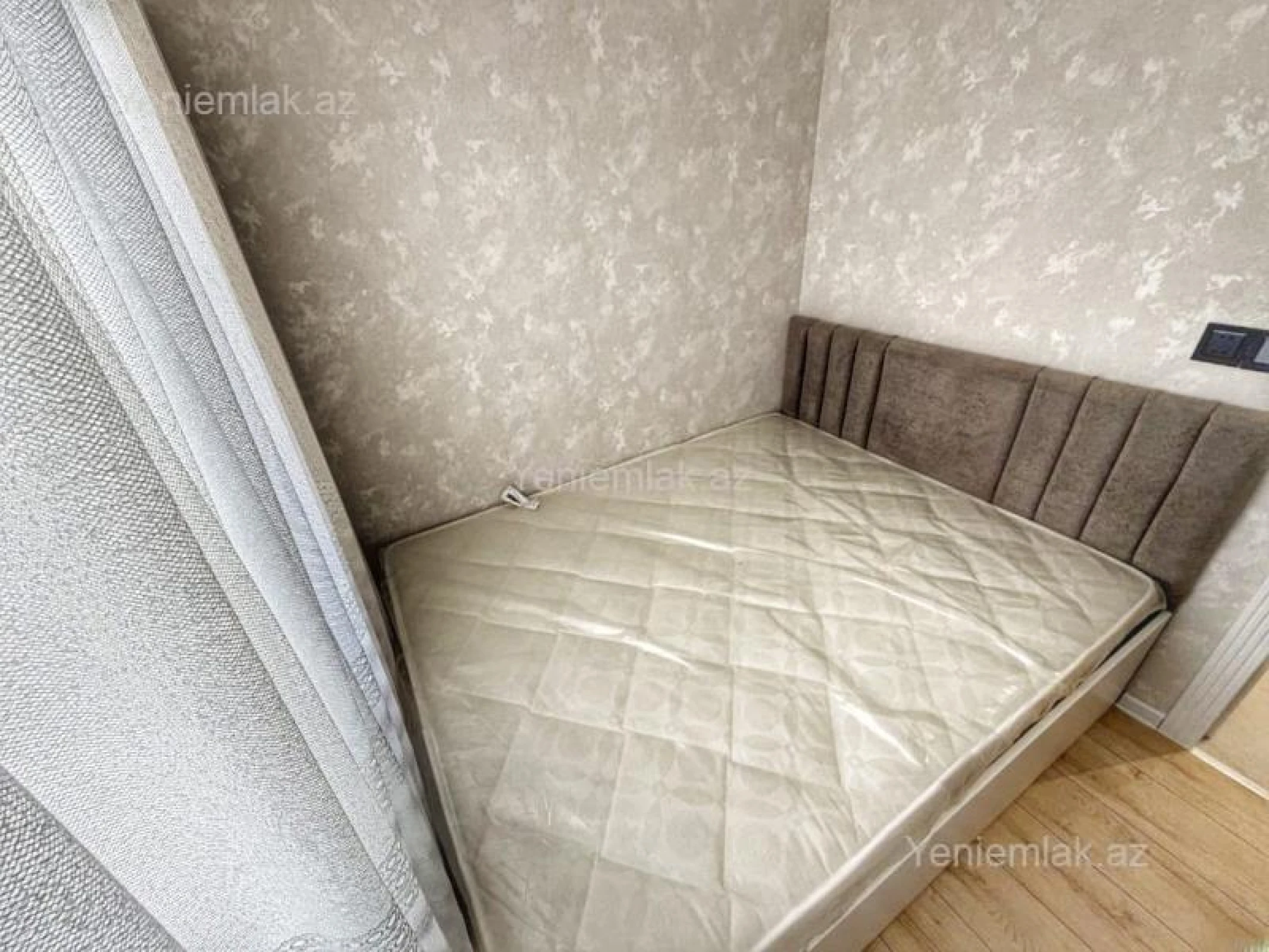 Satılır 2 otaqlı köhnə tikili 40 m²