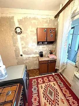 Satılır 1 otaqlı köhnə tikili 40 m²