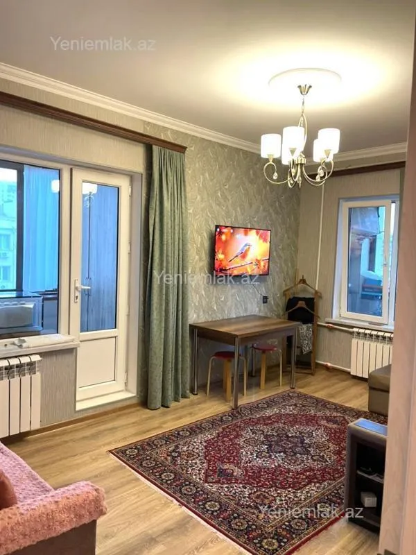 Satılır 1 otaqlı köhnə tikili 40 m²