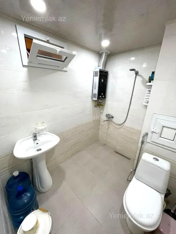 Satılır 1 otaqlı köhnə tikili 40 m²