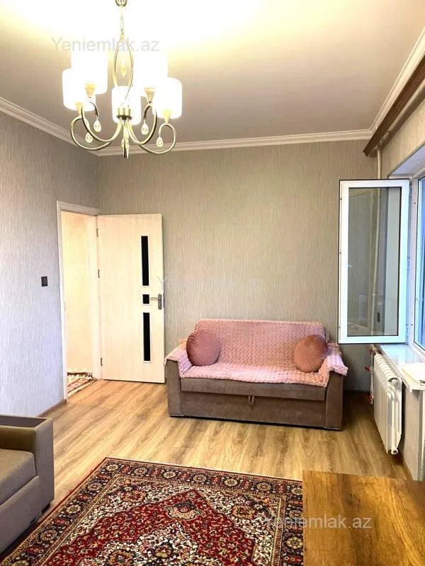 Satılır 1 otaqlı köhnə tikili 40 m²