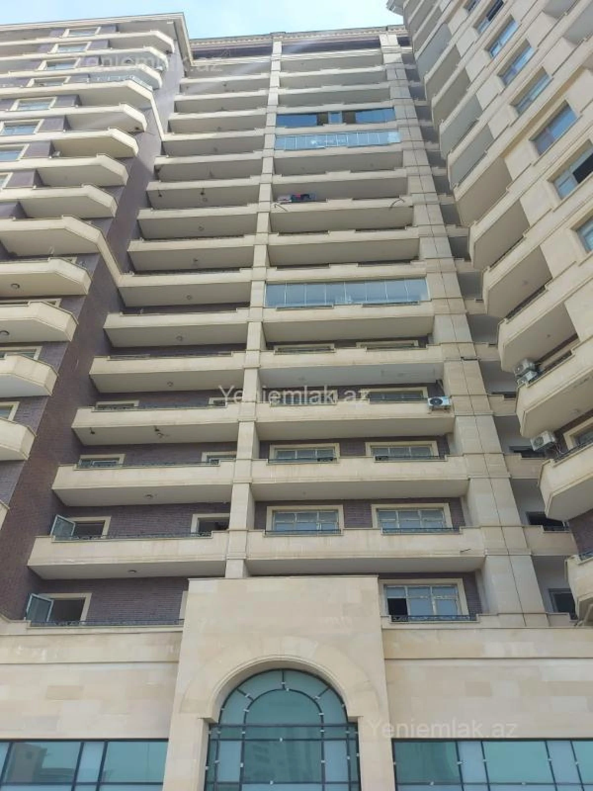 Satılır 3 otaqlı yeni tikili 140.3 m²