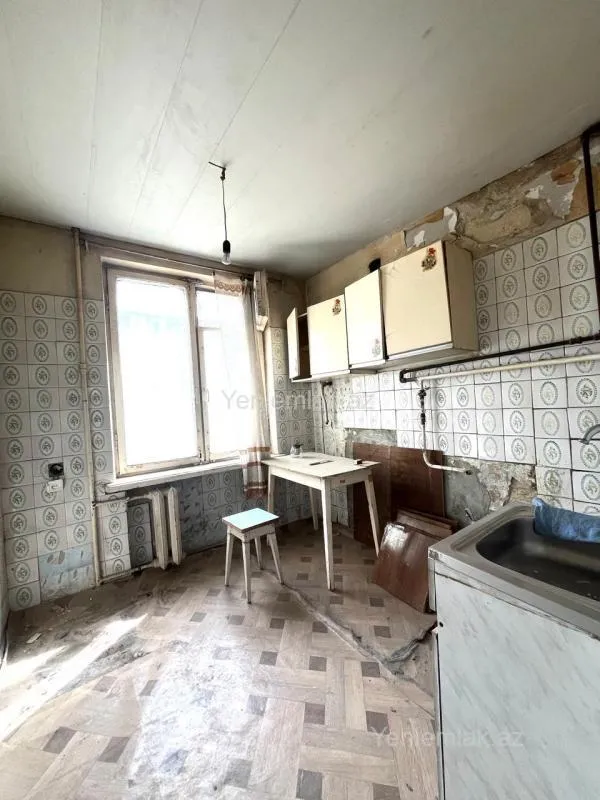 Satılır 3 otaqlı köhnə tikili 70 m²