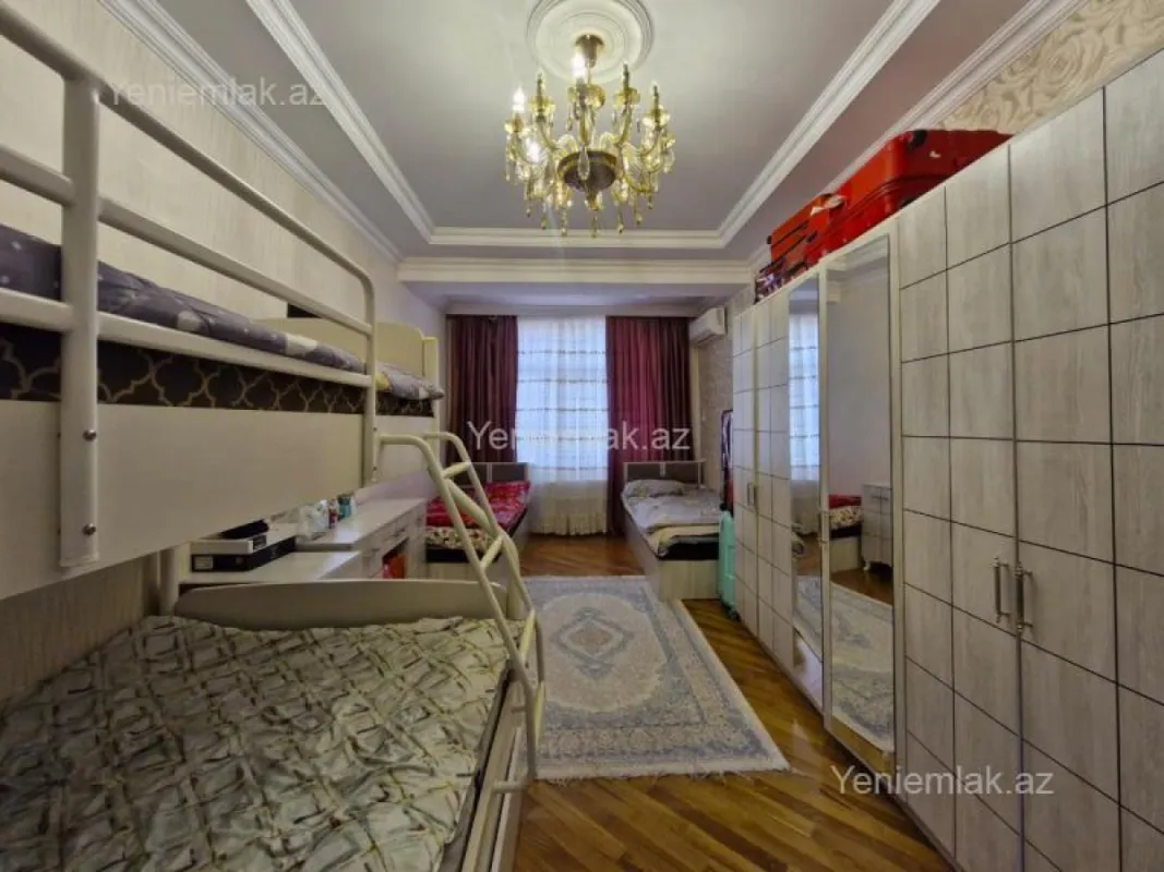 Satılır 4 otaqlı yeni tikili 165 m²
