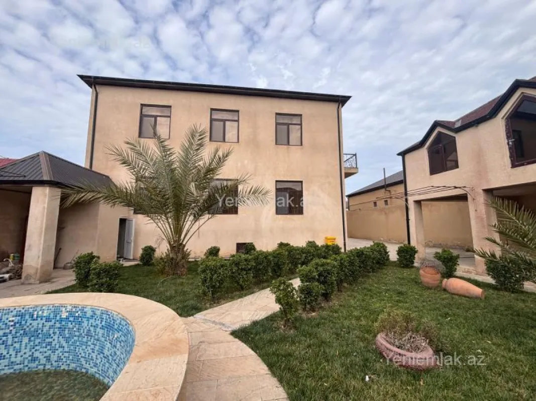 Satılır 7 otaqlı həyət evi 260 m²