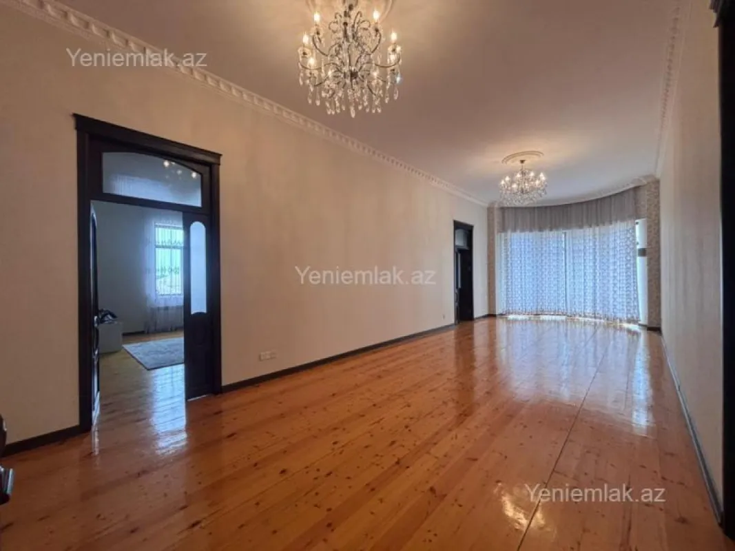 Satılır 7 otaqlı həyət evi 260 m²