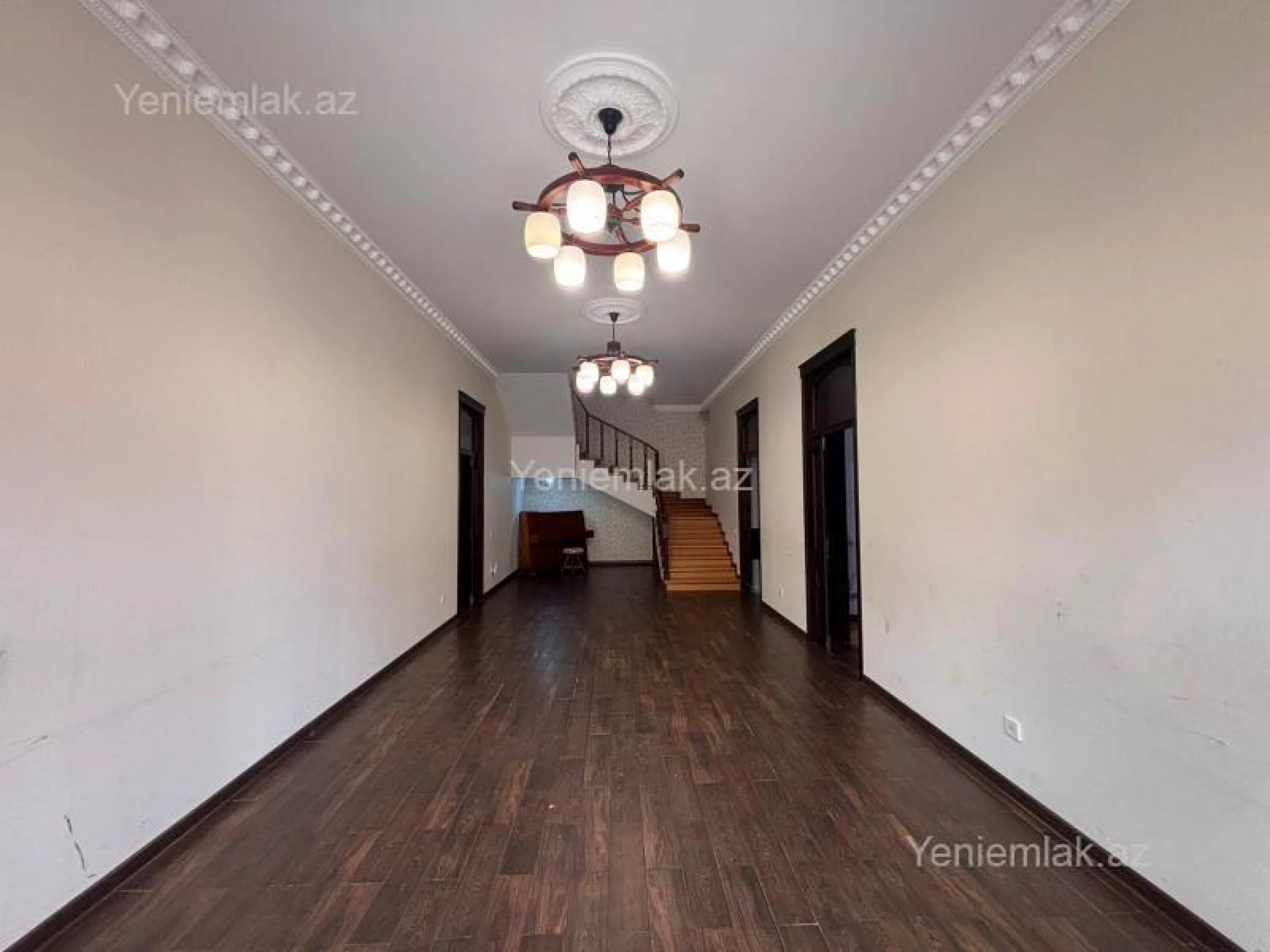 Satılır 7 otaqlı həyət evi 260 m²