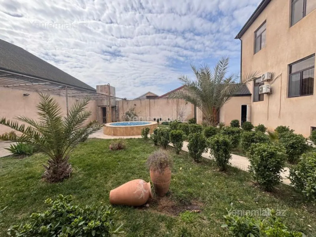 Satılır 7 otaqlı həyət evi 260 m²