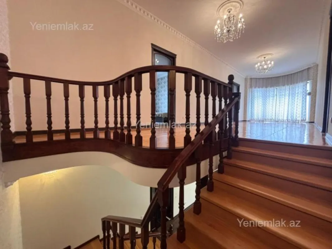Satılır 7 otaqlı həyət evi 260 m²